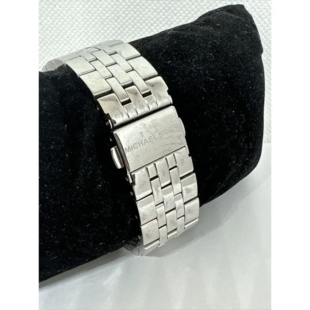 Michael Kors MK5020 Women's Silver Stainless Steel Analog Dial Wrist Watch NUL51